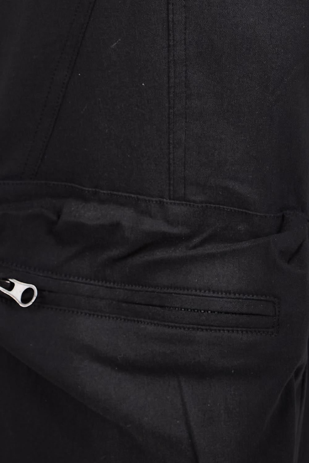Product shot of the Ready for Anything Cargo Pants – Black in colour Black, showing detail