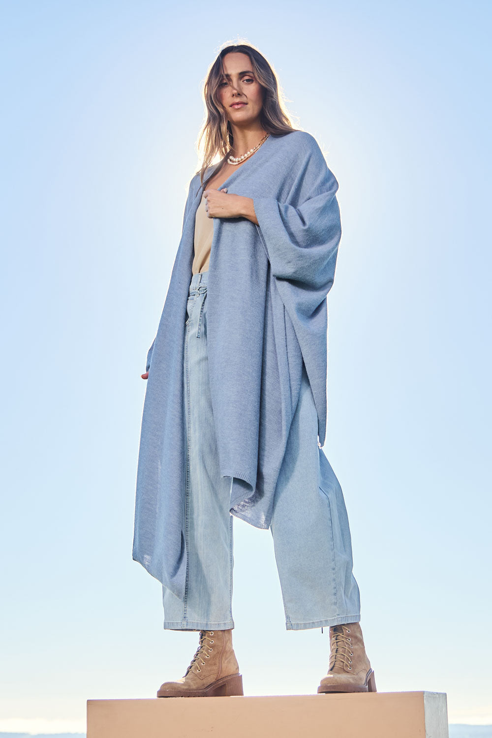 BOHO-2117_Denim_Model_tegand_Size_10_Full_0_20230325_L.jpg