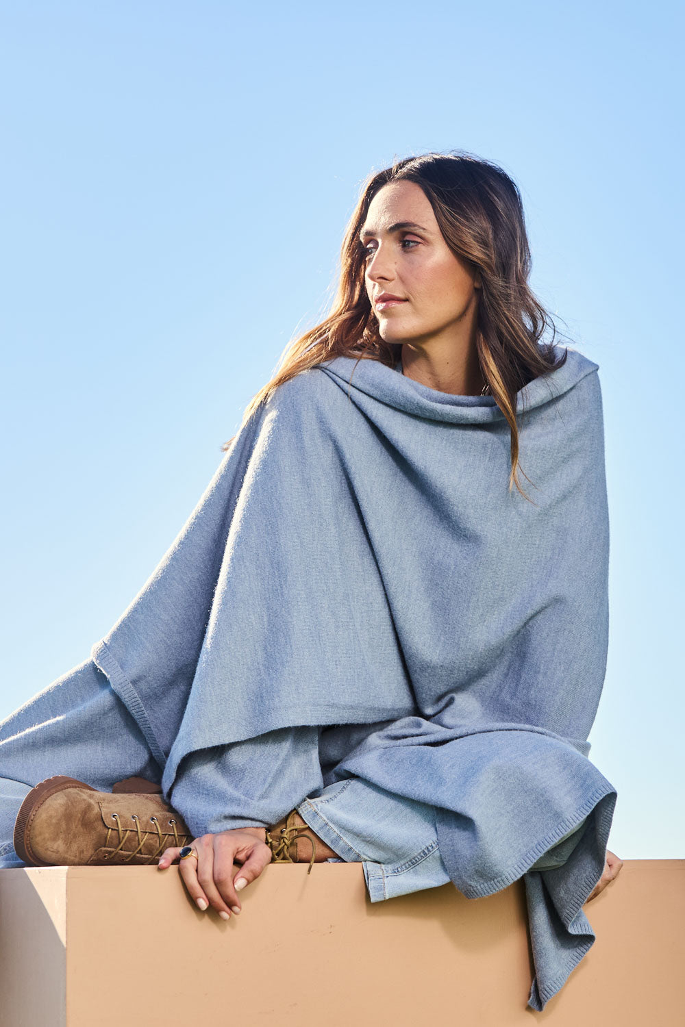 BOHO-2117_Denim_Model_tegand_Size_10_Full_1_20230325_L.jpg