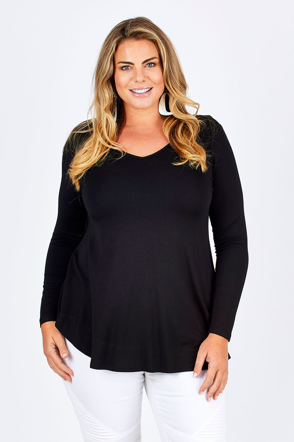 Model Fiona wearing size 16 of the Long Sleeve Softly Swinging Bamboo Tee in colour Black (Black), from the front, cropped image