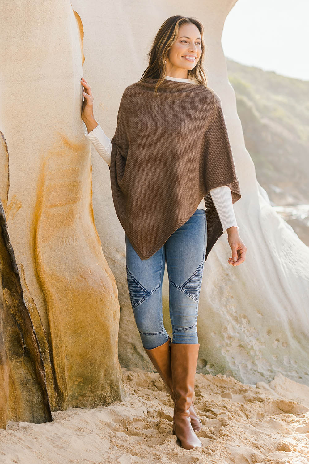 Model Amanda wearing size 10 of the Wild Plains Stitched Jeggings in colour MidDenim (Blue), from the front, showing the whole outfit