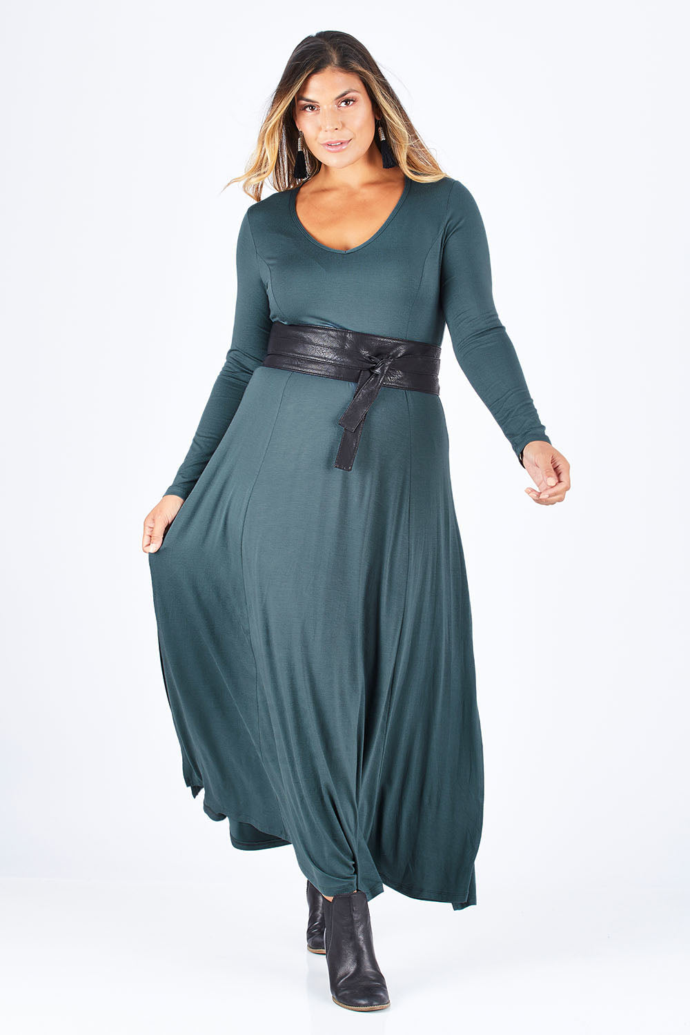 Model Palatina wearing size 14 of the My Faithful Maxi Tee Dress in colour Army (Black), from the front, showing the whole outfit