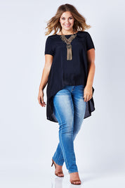 Model Kate wearing size 16 of the Walking On Clouds Tee in colour JetBlack (Black), from the front, showing the whole outfit