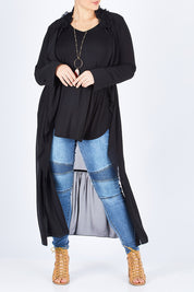 Model Stefania wearing size 14 of the Breezing Along Duster in colour Black (Black), from the front, showing the whole outfit