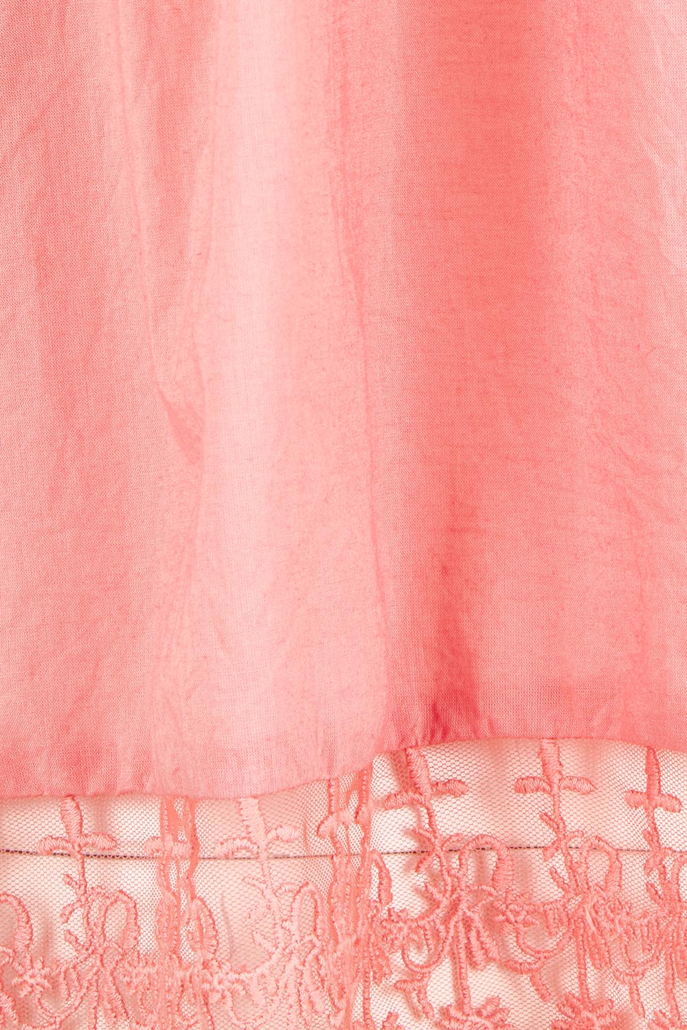 Product shot of the Spring Day Cotton Throw in colour Rose (Pink), detail