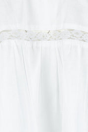 Product shot of the Spring Day Cotton Throw in colour White (White), detail