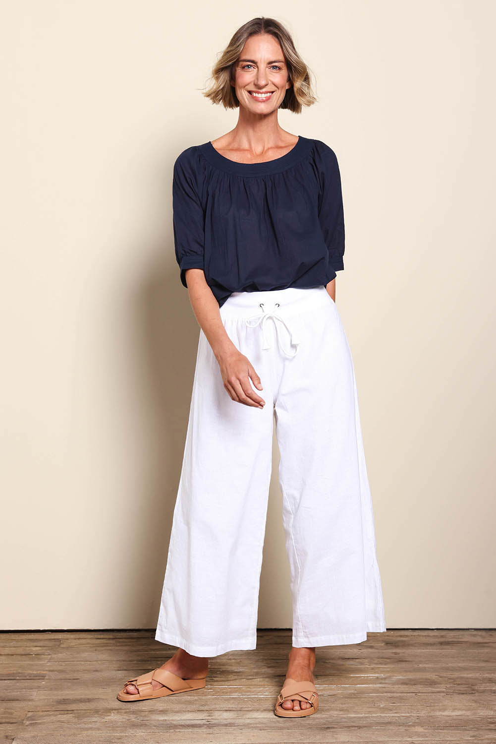 Ria Pant - White