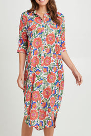 Model Madeline wearing size S of the Amari Shirt Dress in colour Whitegiul (White), from the front, cropped image