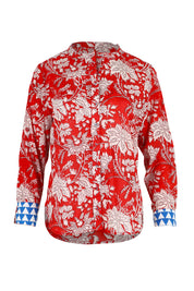 Product shot of the Cove Cotton Shirt in colour Farrah (Red), from the front