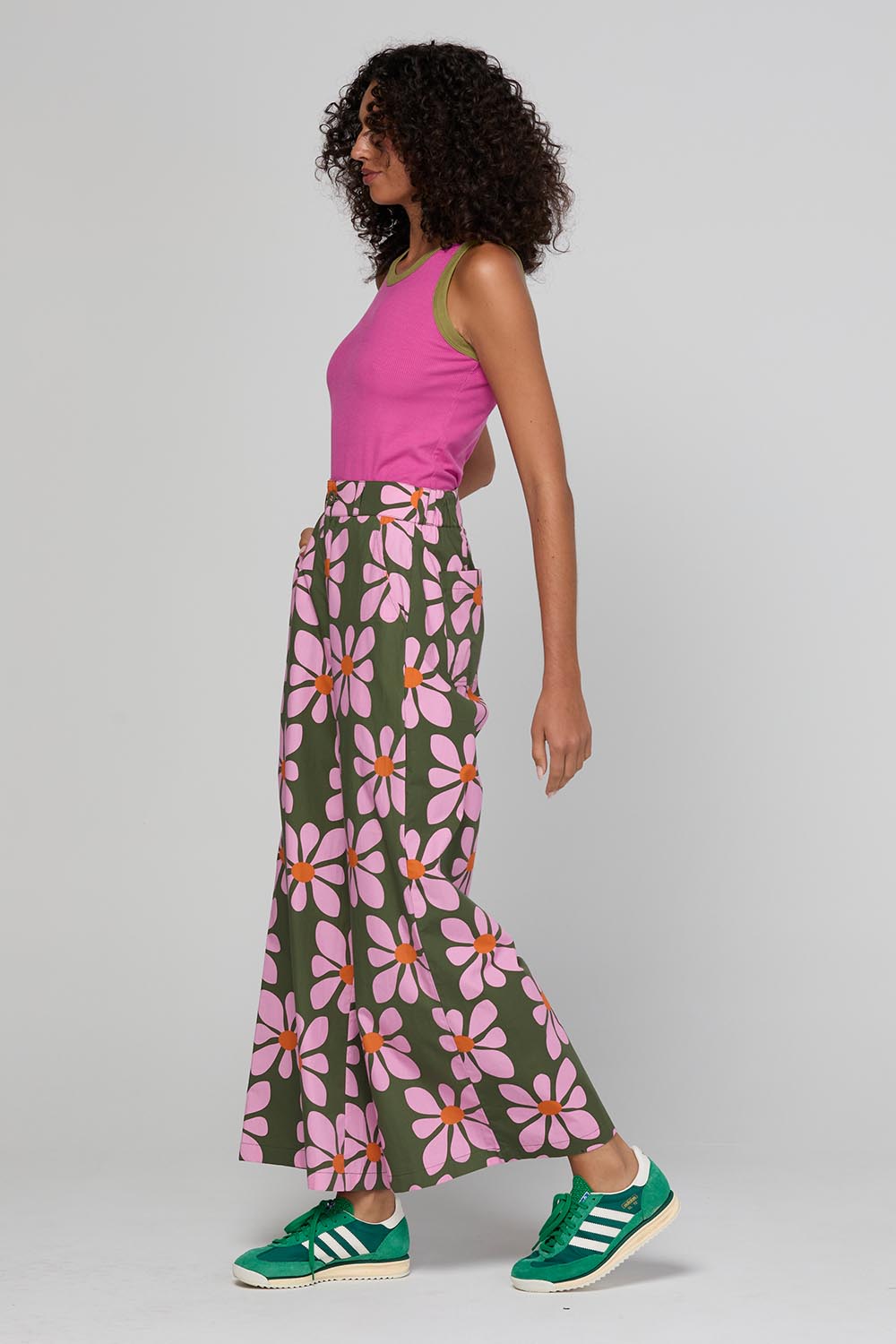 Model Genericm wearing size sample of the Cosmos Pant – Cosmos in colour Cosmos, from the front
