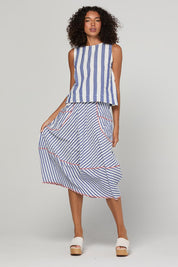 Model Genericm wearing size sample of the Guru Skirt – Ocean in colour Ocean, from the front