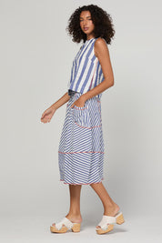 Model Genericm wearing size sample of the Guru Skirt – Ocean in colour Ocean, from the front