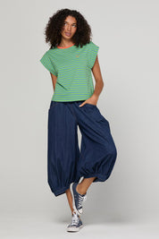 Model Genericm wearing size sample of the Bellissimo Tee – Honeydem in colour Honeydem, from the front
