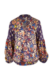 Product shot of the Mittee Top in colour Cella (Blue), from the front