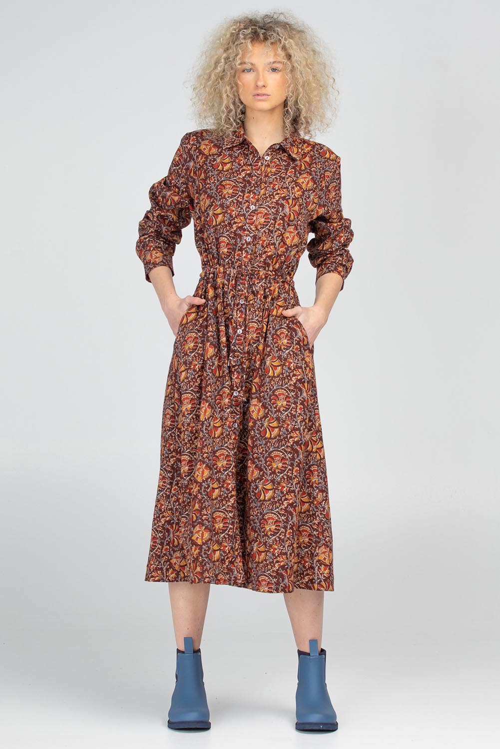 A model wearing the Juliette Cotton Dress in colour Juliette, from the front, showing the whole outfit