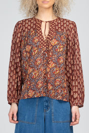 A model wearing the Fleetwood Cotton Top in colour Juliette, from the front, cropped image
