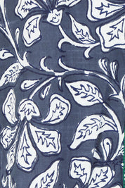 Product shot of the Clove Shirt in colour Izuminavy (Blue), detail