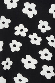 Product shot of the Veronica Top in colour Distydaisy (Black), detail
