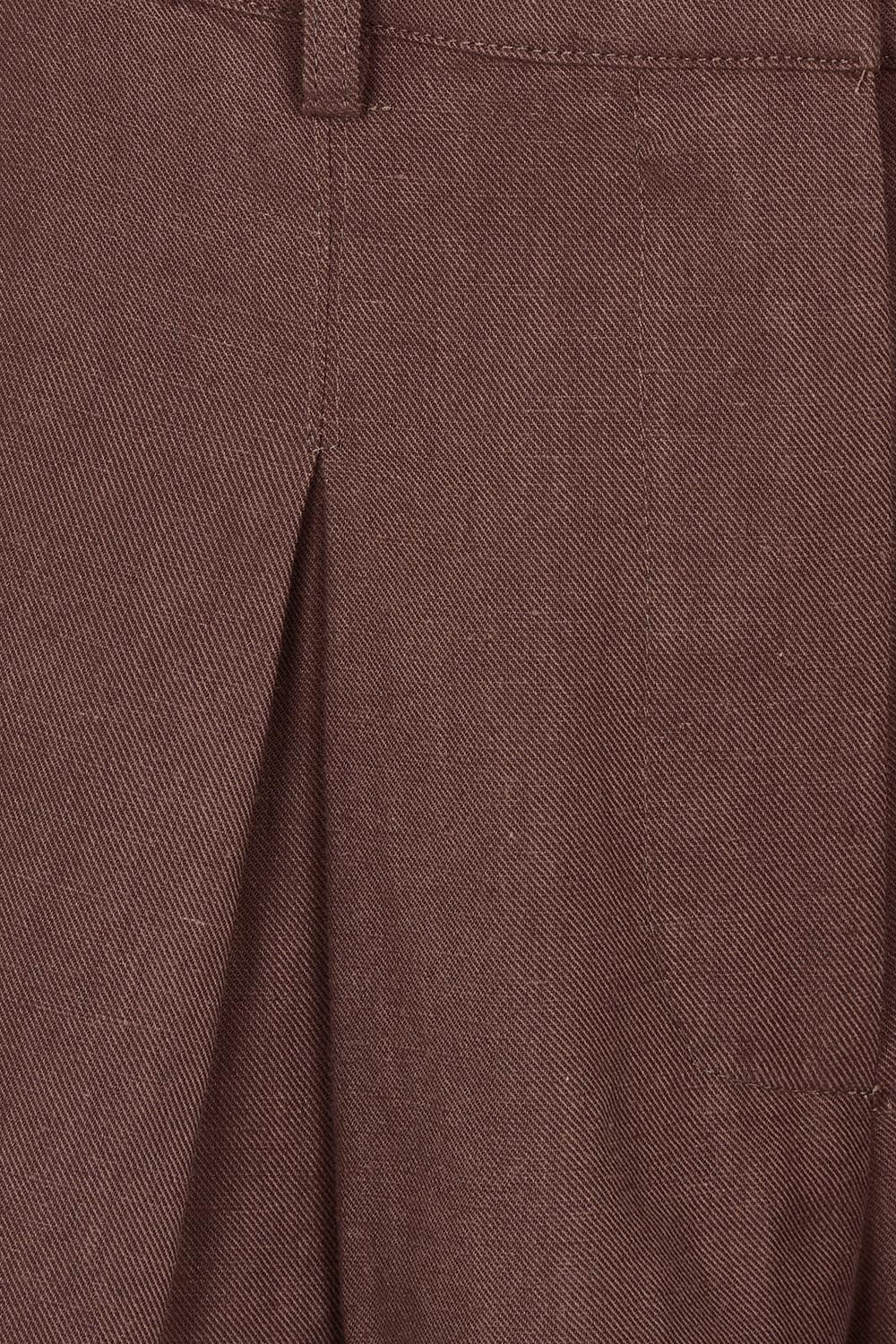 Product shot of the Eden Cotton Linen Blend Short in colour Chocolate, detail