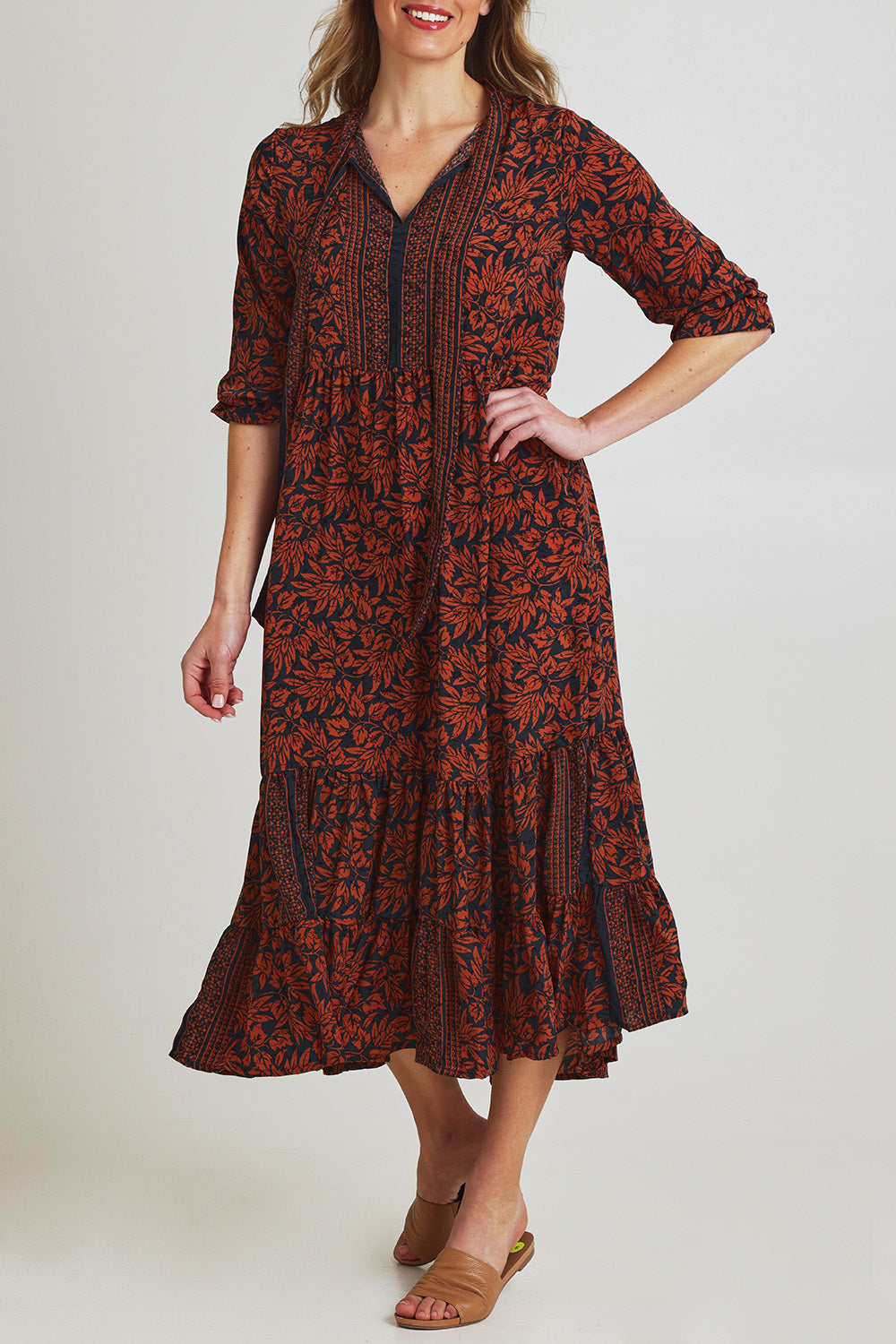Model Olivia wearing size S of the Bodhi L/S Maxi Dress in colour Print (Blue), from the front, cropped image
