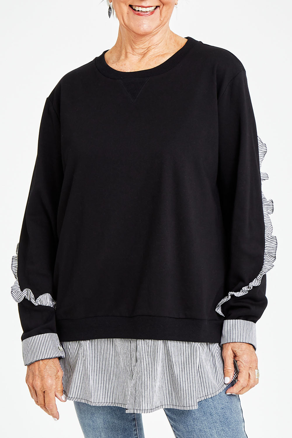 Model Elise wearing size S of the 2 In 1 Sweat in colour Black (Black), from the front, cropped image
