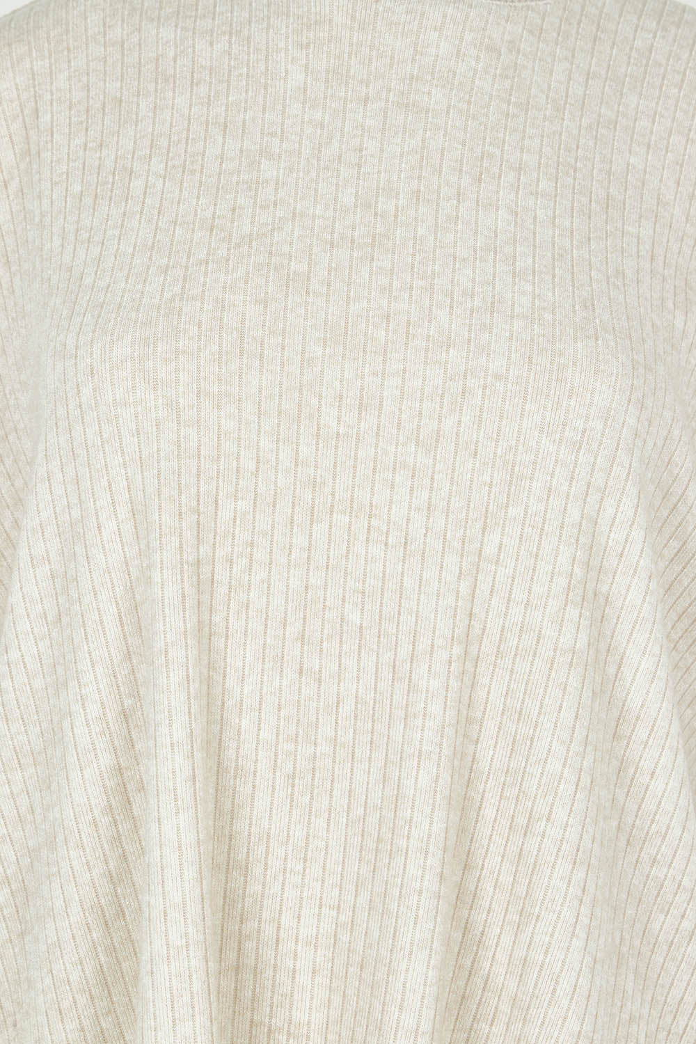 Product shot of the Lounge Top in colour Natural, detail