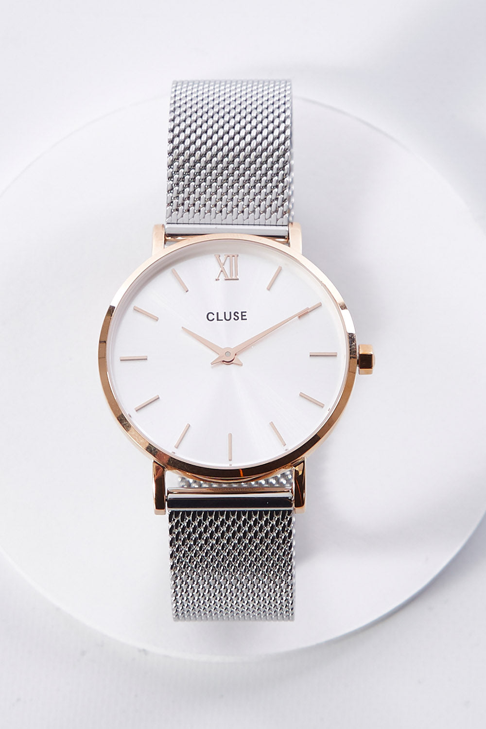 A model wearing size OneSize of the Minuit Mesh Rose Gold Silver Watch in colour Rosgolsilv (Metallics), from the front, showing the whole outfit