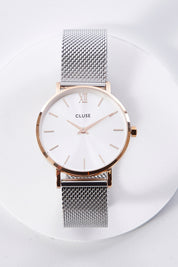A model wearing size OneSize of the Minuit Mesh Rose Gold Silver Watch in colour Rosgolsilv (Metallics), from the front, showing the whole outfit