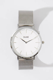 A model wearing size OneSize of the La Boheme Mesh Watch in colour SilverWh (Metallics), from the front, showing the whole outfit