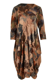 Product shot of the Bounce Dress in colour Green, from the front