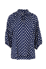 Product shot of the Relaxed Print Top – Navywhite in colour Navywhite, from the front