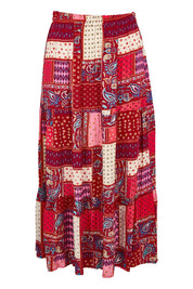 Product shot of the Print Skirt in colour Pink (Pink), from the front