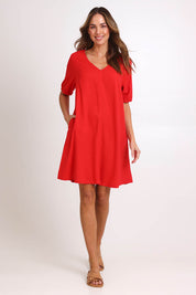 Model Madelinec wearing size 10 of the Core Linen V Shift Dress – Lipstick in colour Lipstick, from the front