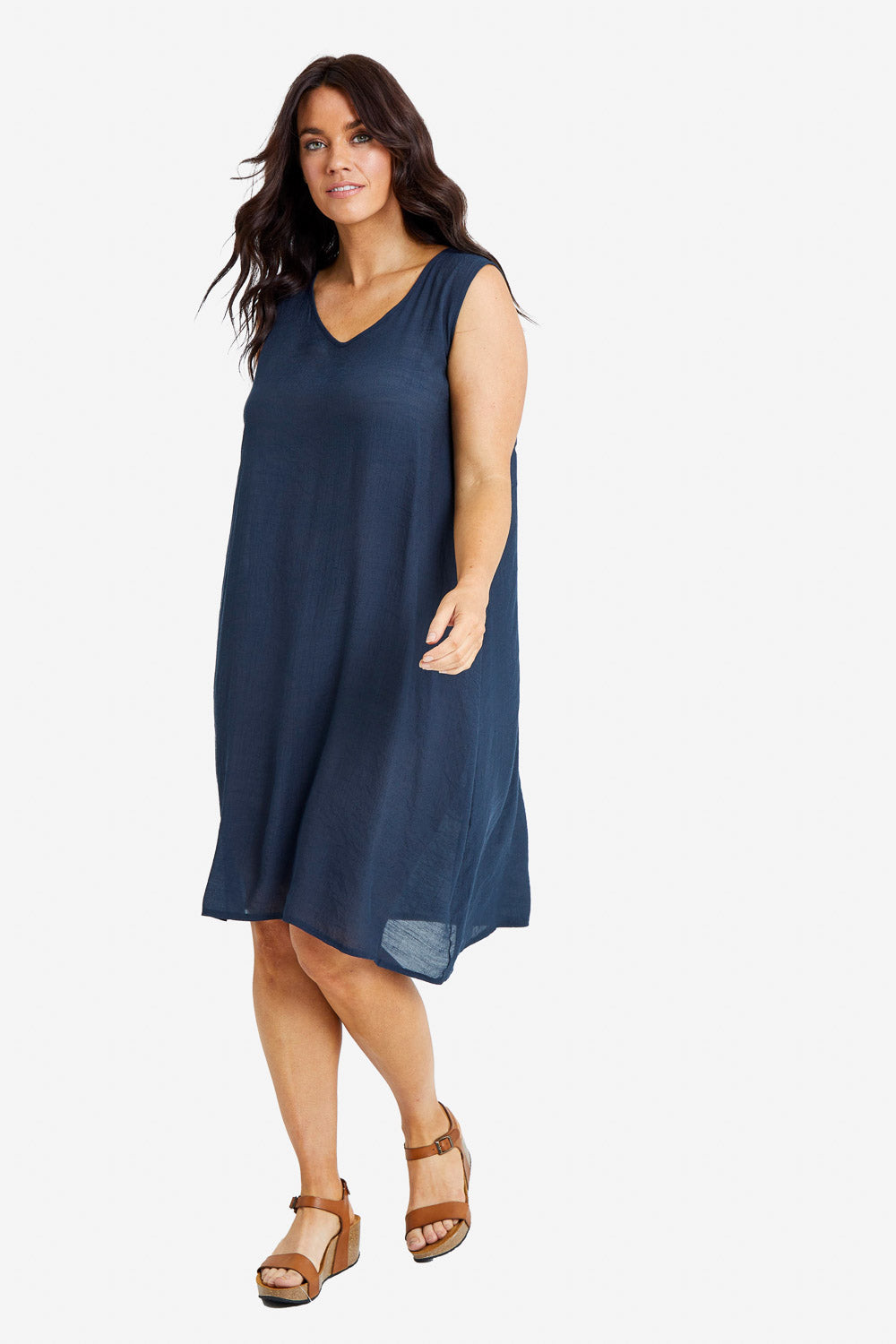 Model Laura wearing size M-L of the Periwinkle Dress Shirt Set in colour Slate (Black), from the front, showing the whole outfit