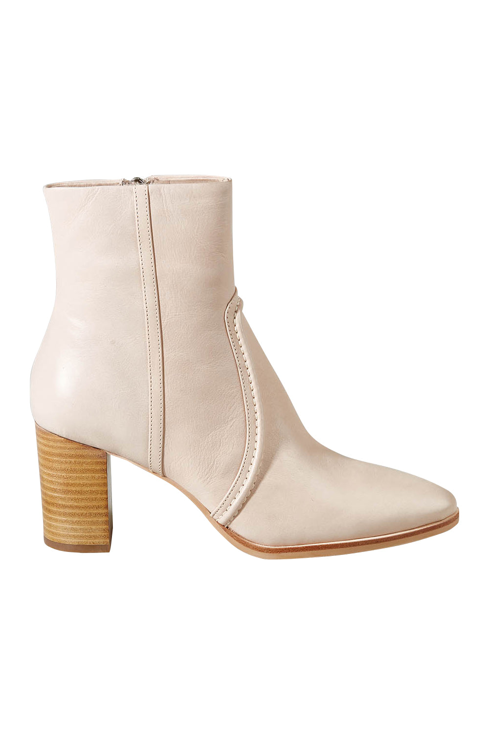 Product shot of the Anahi Leather Ankle Boot in colour Nougat, from the front