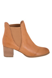 Product shot of the Sadore Boot in colour TanLeath, from the front