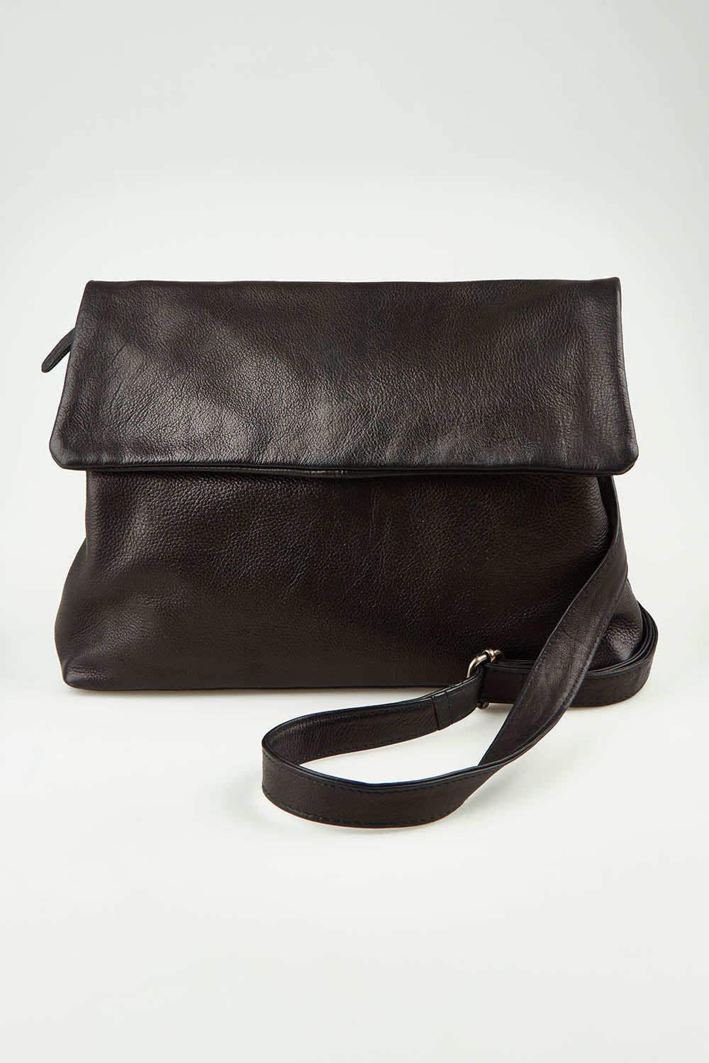 A model wearing size OneSize of the Delphi Leather Bag in colour Black (Black), from the front, showing the whole outfit