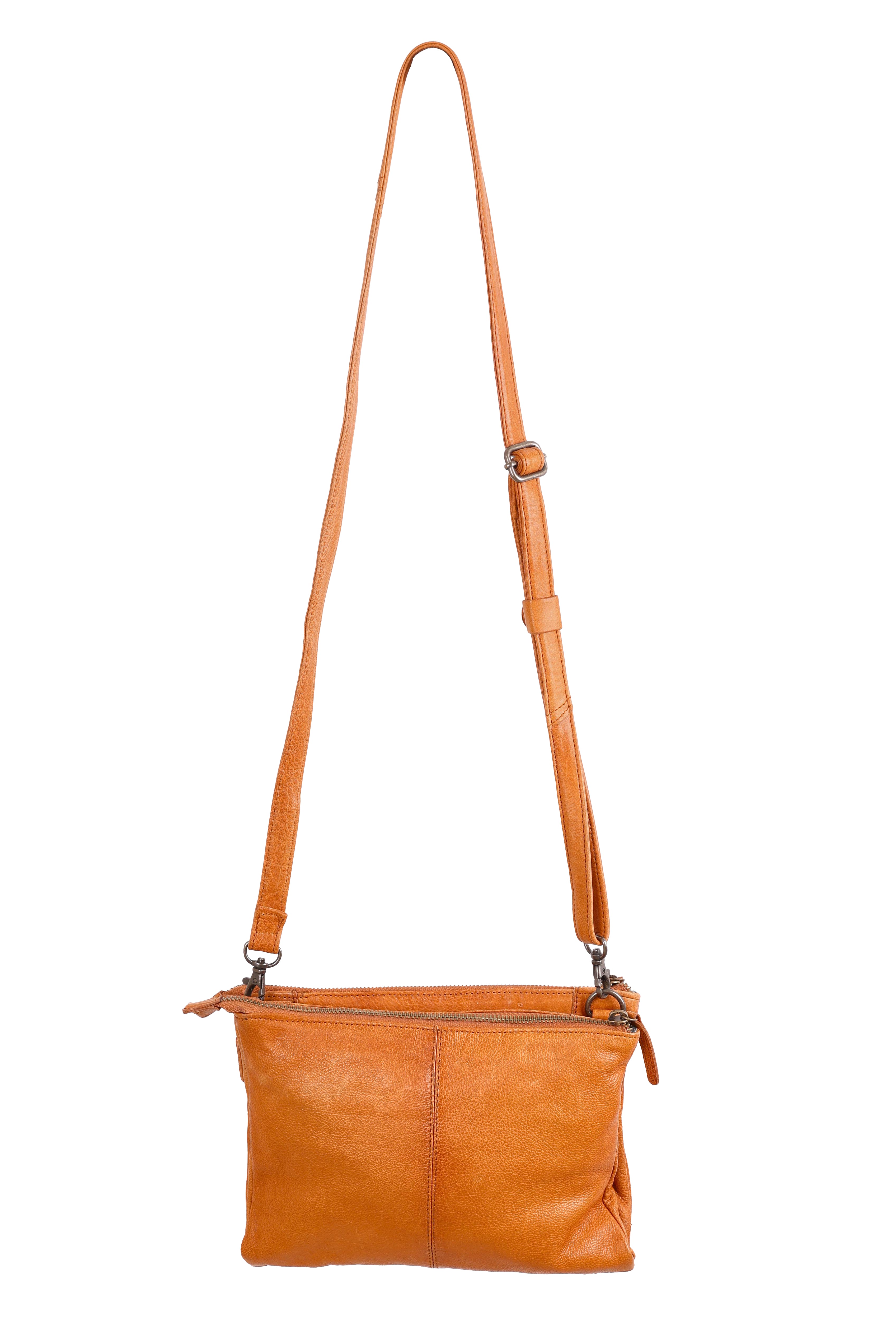 Product shot of the Ellie Leather Bag in colour Tan, from the front
