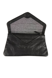 Product shot of the Riley Leather Clutch in colour Black (Black), detail