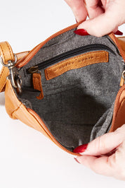 Product shot of size OneSize of the Sara Leather Bag in colour Tan, detail