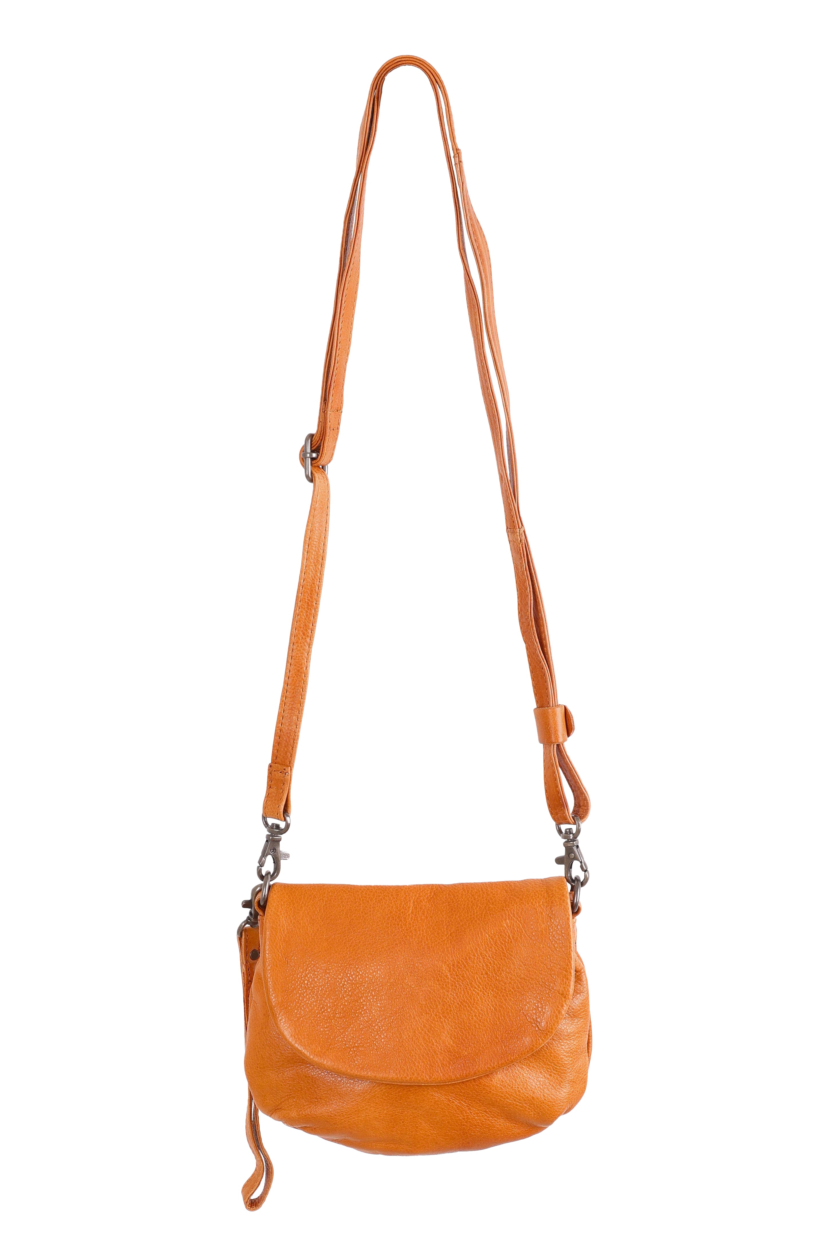 Product shot of the Zoe Leather Clutch Bag in colour Tan, from the front