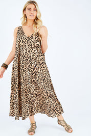 Model Hayley wearing size OneSize of the Savannah Maxi in colour Cheetah, from the front, showing the whole outfit