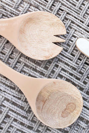 Product shot of the Savannah Servers in colour Peach, detail