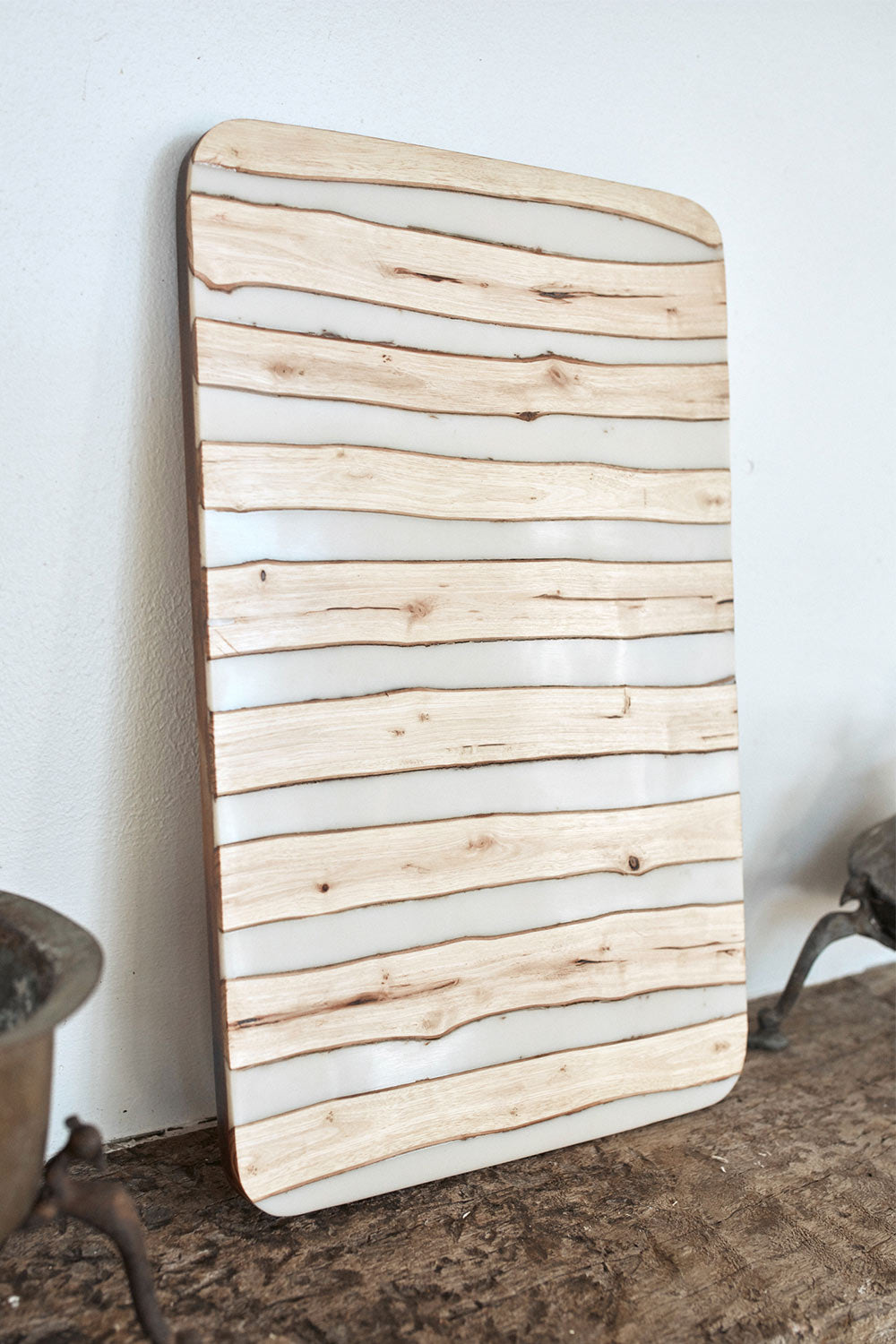 Product shot of the Chobe Plank Board in colour Natural, detail