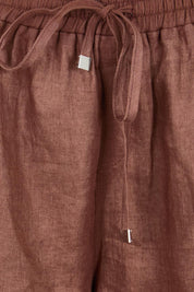 Product shot of the Studio Linen Short – Chocolate in colour Chocolate, showing detail