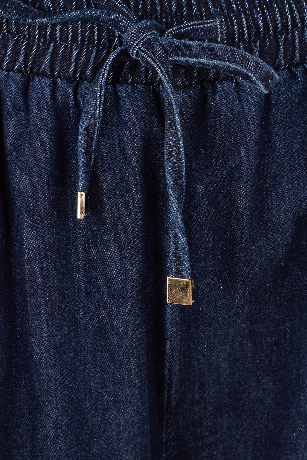 Product shot of the Pepi Wide Leg Denim Pant in colour Oxford (Blue), detail
