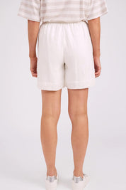 Model Genericm wearing size sample of the Studio Linen Bermuda Short – White in colour White, from the front