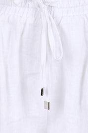Product shot of the Studio Linen Bermuda Short – White in colour White, showing detail