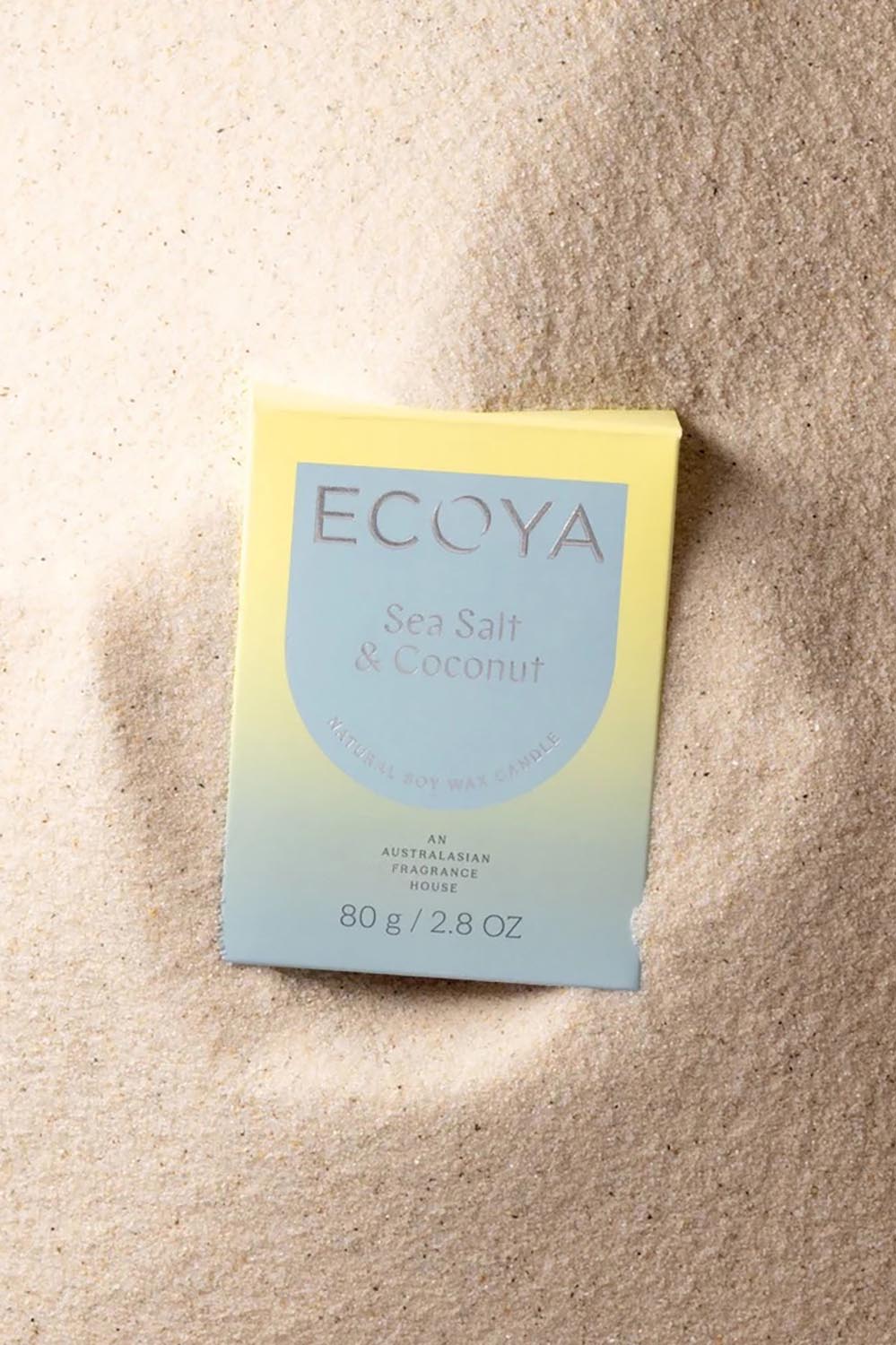 Product shot of the Mini Madison Candle - Seasaltcoconut in colour Seasaltcoconut, showing detail