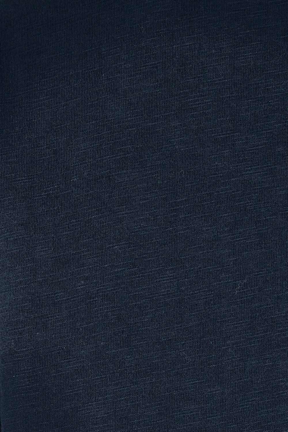 Product shot of the Seeing Stars Tee in colour Drksapp (Blue), detail